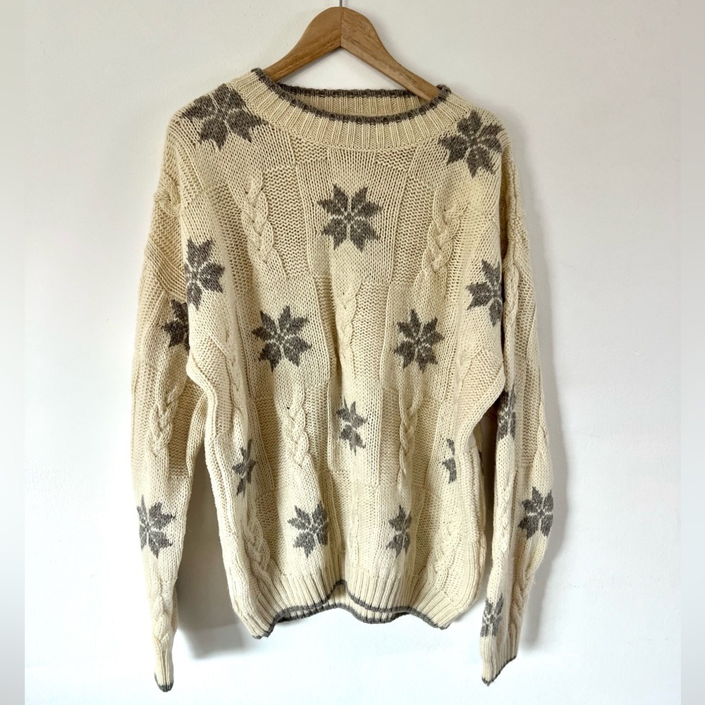 Lands End Vintage Cream Chunky Cable knit  Grey Snowflake Grandpa Sweater Large‎